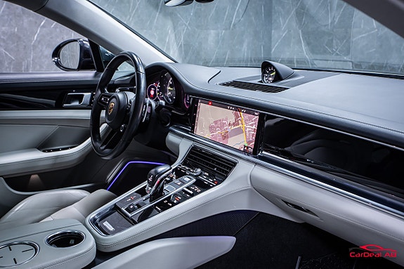 Porsche Panamera 4 14 of 30
