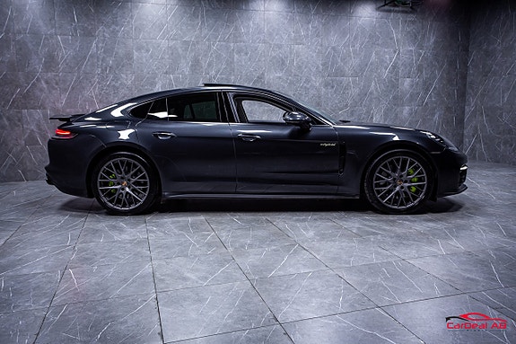Porsche Panamera 4 8 of 30