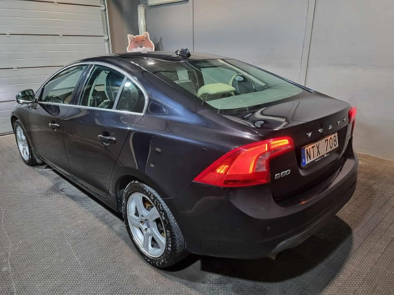 Volvo S60 3 of 5