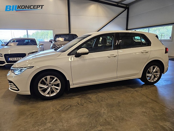 Volkswagen Golf VIII 6 of 23