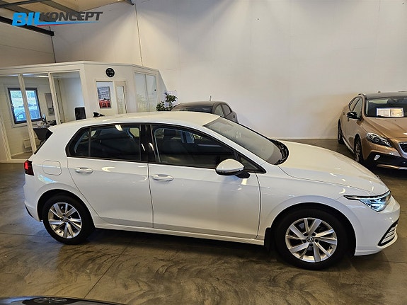 Volkswagen Golf VIII 5 of 23
