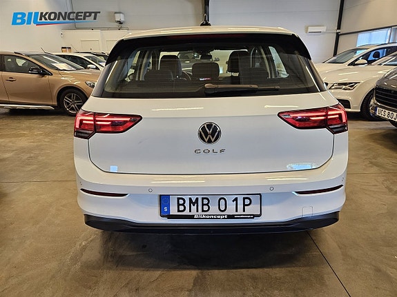 Volkswagen Golf VIII 8 of 23