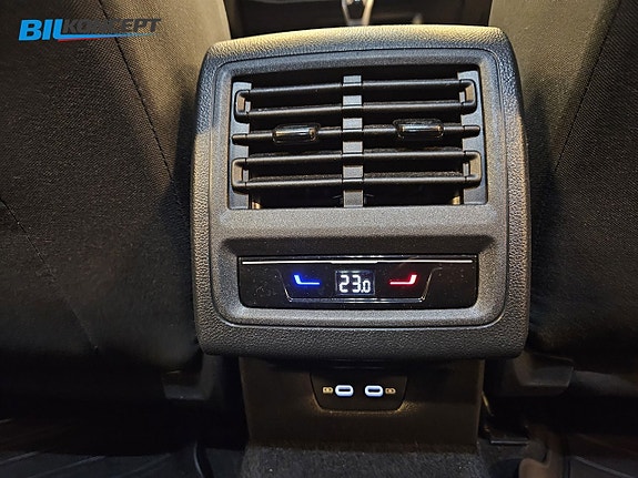 Volkswagen Golf VIII 13 of 23