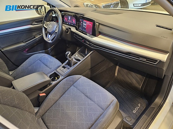 Volkswagen Golf VIII 11 of 23