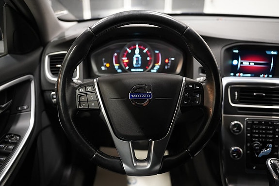Volvo V60 9 of 19