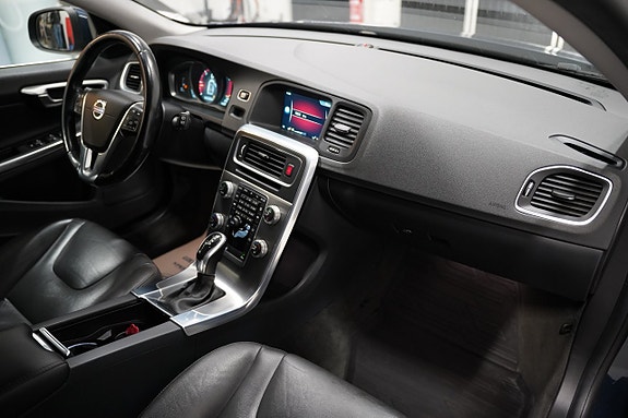 Volvo V60 8 of 19