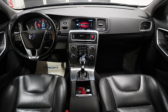 Volvo V60 11 of 19