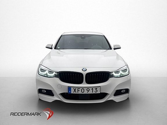 BMW 320 2 of 5