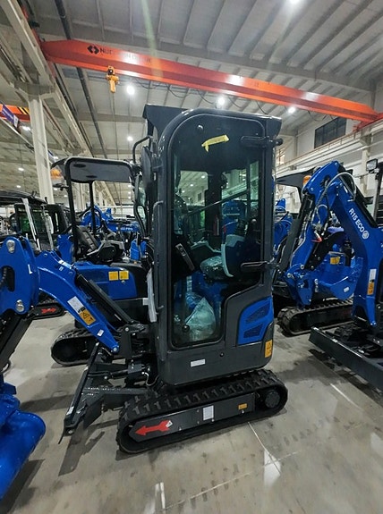 Rippa R15 – 1,5 tons minigrävare med hytt – Kubota D722