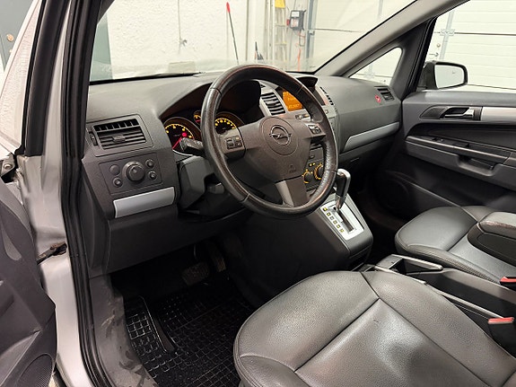 Opel Zafira 13 of 14