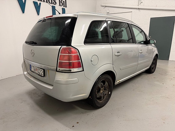 Opel Zafira 4 of 5