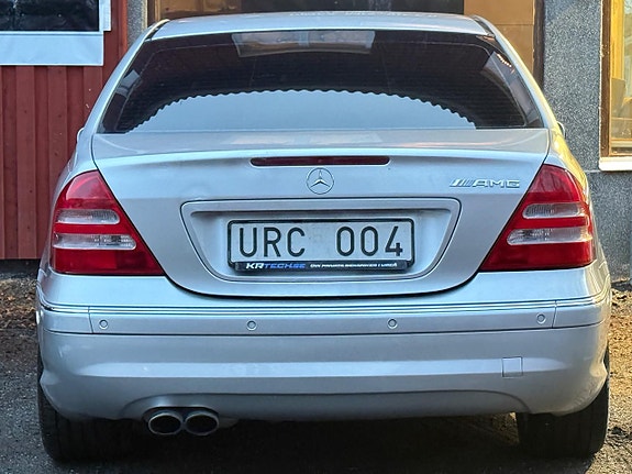 Mercedes-Benz C32 19 of 19