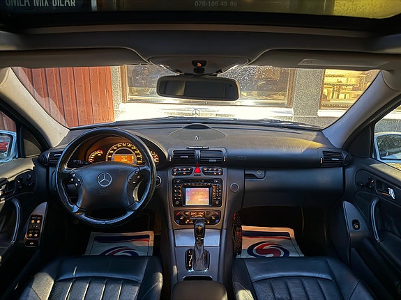 Mercedes-Benz C32 10 of 19