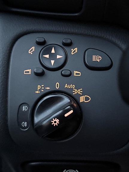 Mercedes-Benz C32 14 of 19