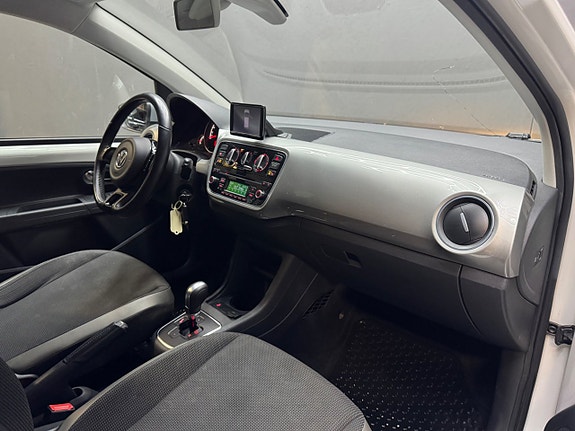 Volkswagen UP! 11 of 13