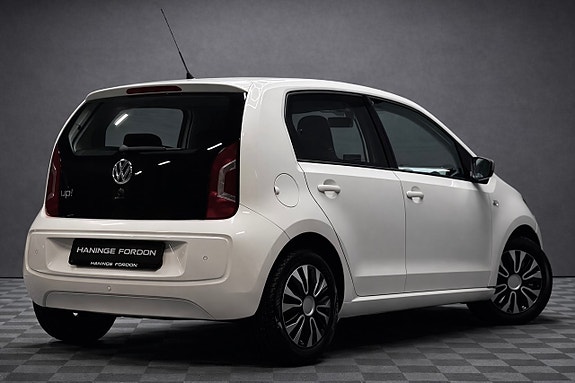 Volkswagen UP! 3 of 5