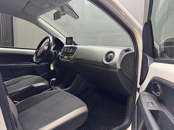 Volkswagen UP! 10 of 13