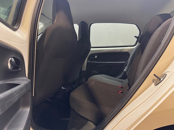 Volkswagen UP! 12 of 13