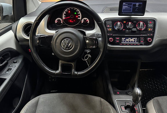 Volkswagen UP! 8 of 13