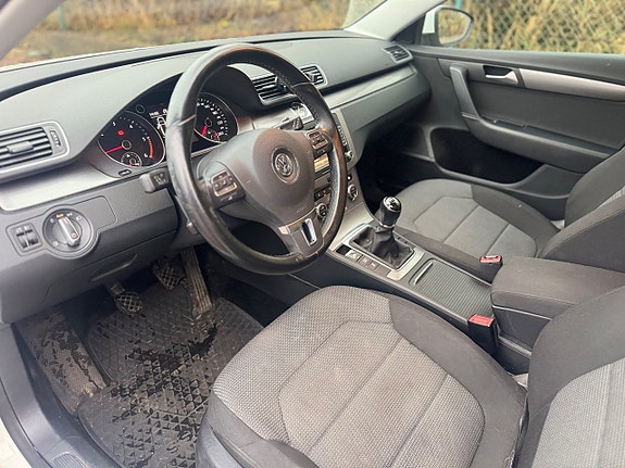Volkswagen Passat 16 of 16