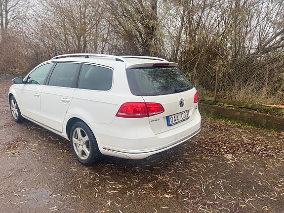 Volkswagen Passat 3 of 5