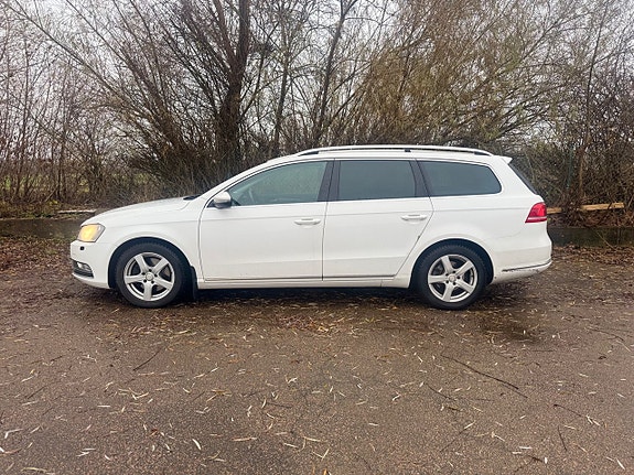 Volkswagen Passat 2 of 5