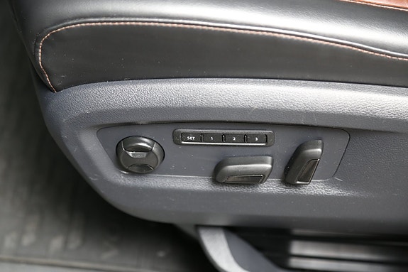 Volkswagen Multivan 11 of 26