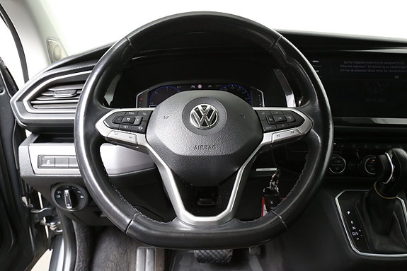 Volkswagen Multivan 15 of 26