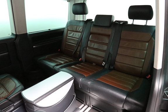 Volkswagen Multivan 25 of 26