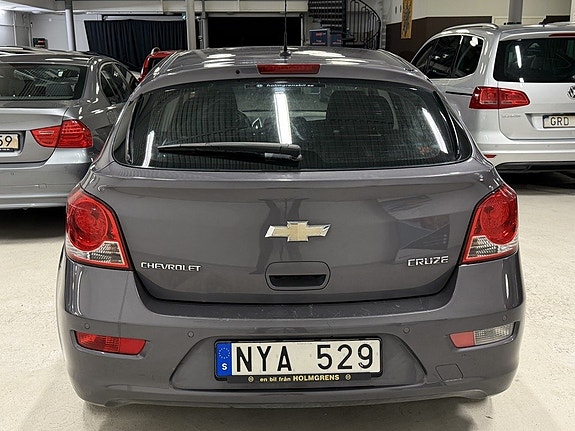 Chevrolet Cruze 10 of 22