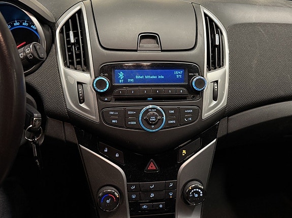 Chevrolet Cruze 16 of 22