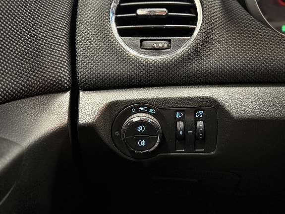 Chevrolet Cruze 21 of 22