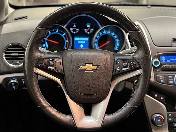 Chevrolet Cruze 14 of 22
