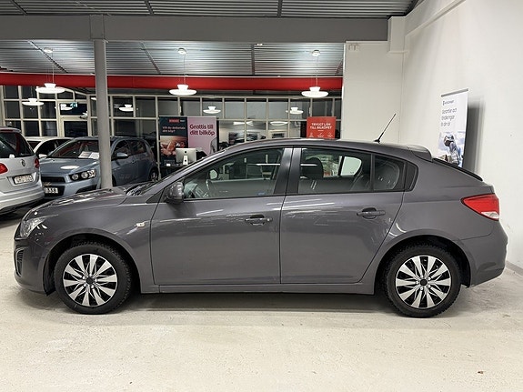 Chevrolet Cruze 5 of 5