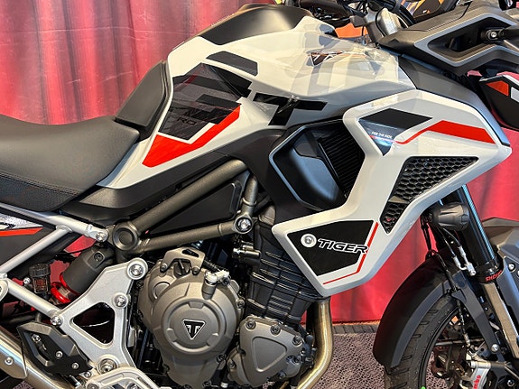 Triumph TIGER 1200 ALPINE  GT PRO *VÄRDECHECK 18.000KR* 4 of 17