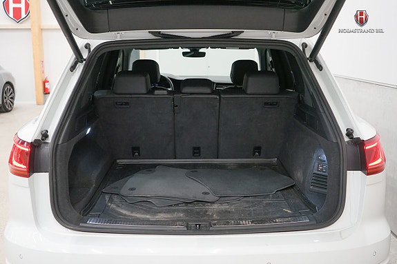 Volkswagen Touareg 22 of 23