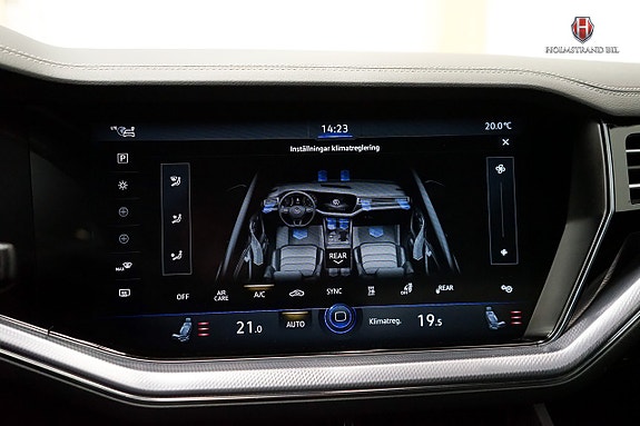 Volkswagen Touareg 17 of 23