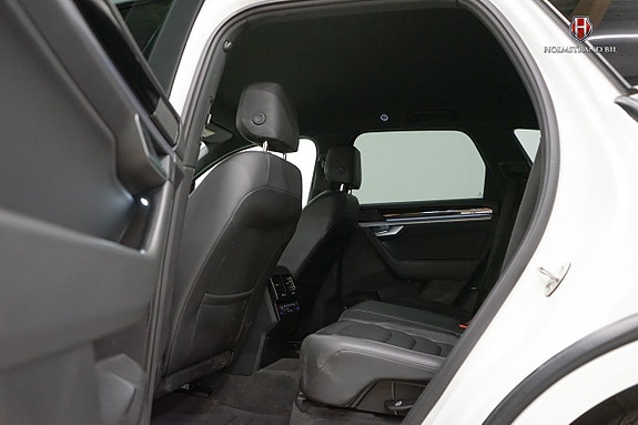 Volkswagen Touareg 10 of 23