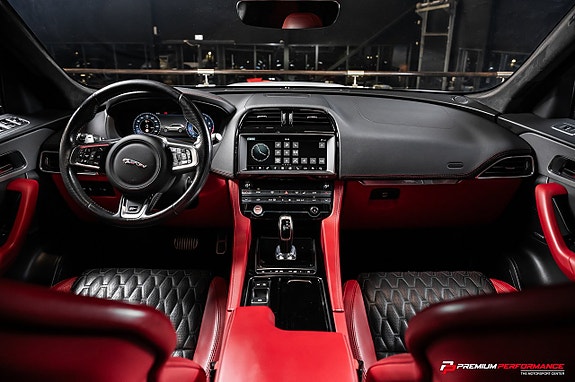 Jaguar F-PACE 20 of 28