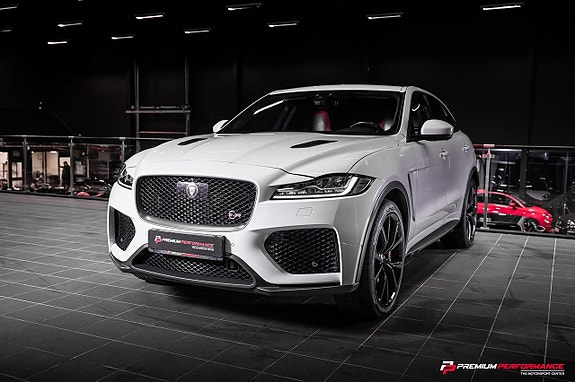 Jaguar F-PACE 4 of 5