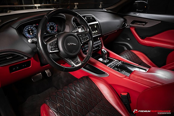 Jaguar F-PACE 13 of 28