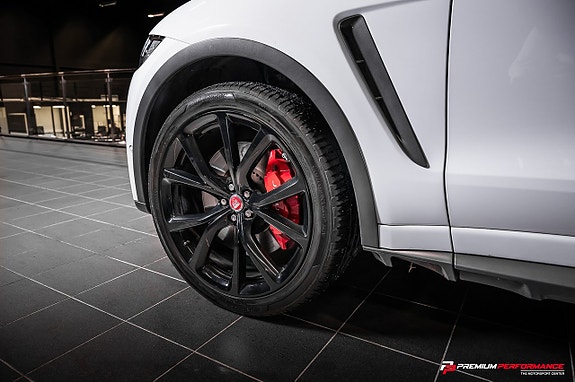 Jaguar F-PACE 12 of 28