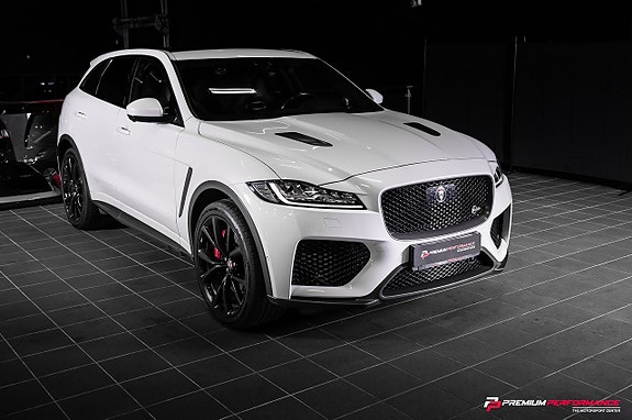 Jaguar F-PACE 3 of 5