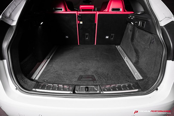 Jaguar F-PACE 26 of 28