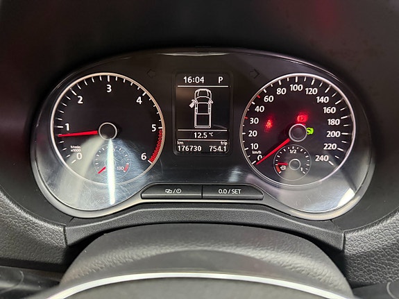 Volkswagen Amarok 14 of 19