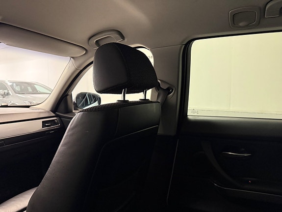 BMW 320 16 of 18