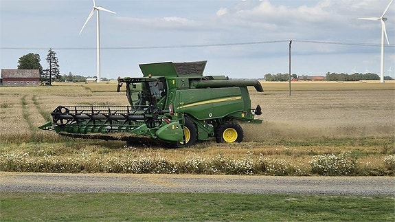 John Deere T560I SKÖRDETRÖSKA 25 FOT