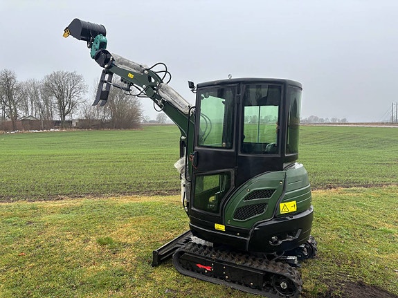 Grävmaskin U25 / 2500KG Yourte. 3cyl 38HK Diesel. 2 of 5