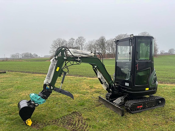 Grävmaskin U25 / 2500KG Yourte. Laidlong 38HK Diesel.