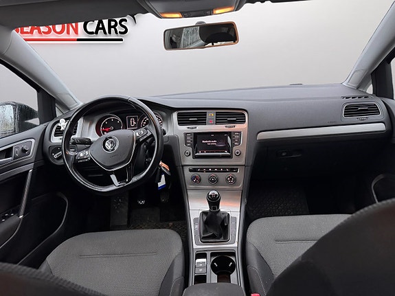 Volkswagen Golf VII 8 of 10